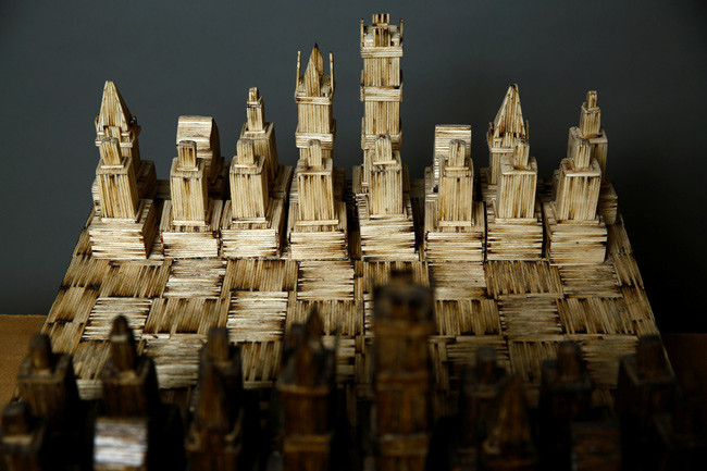 Janusz Urbansk, art of glues matchsticks
